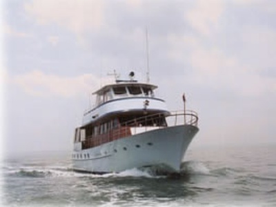 NY motor yacht 72 starboard bow